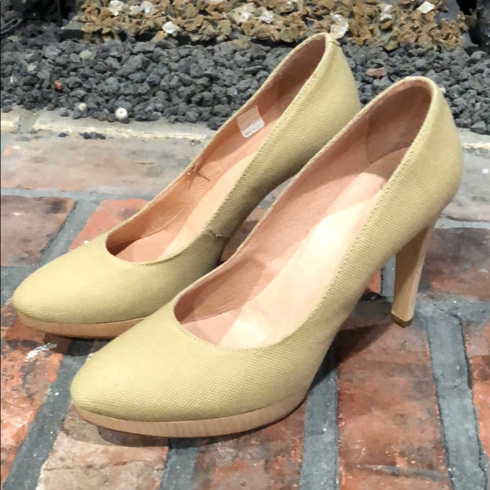 Joie olive green heels size 37